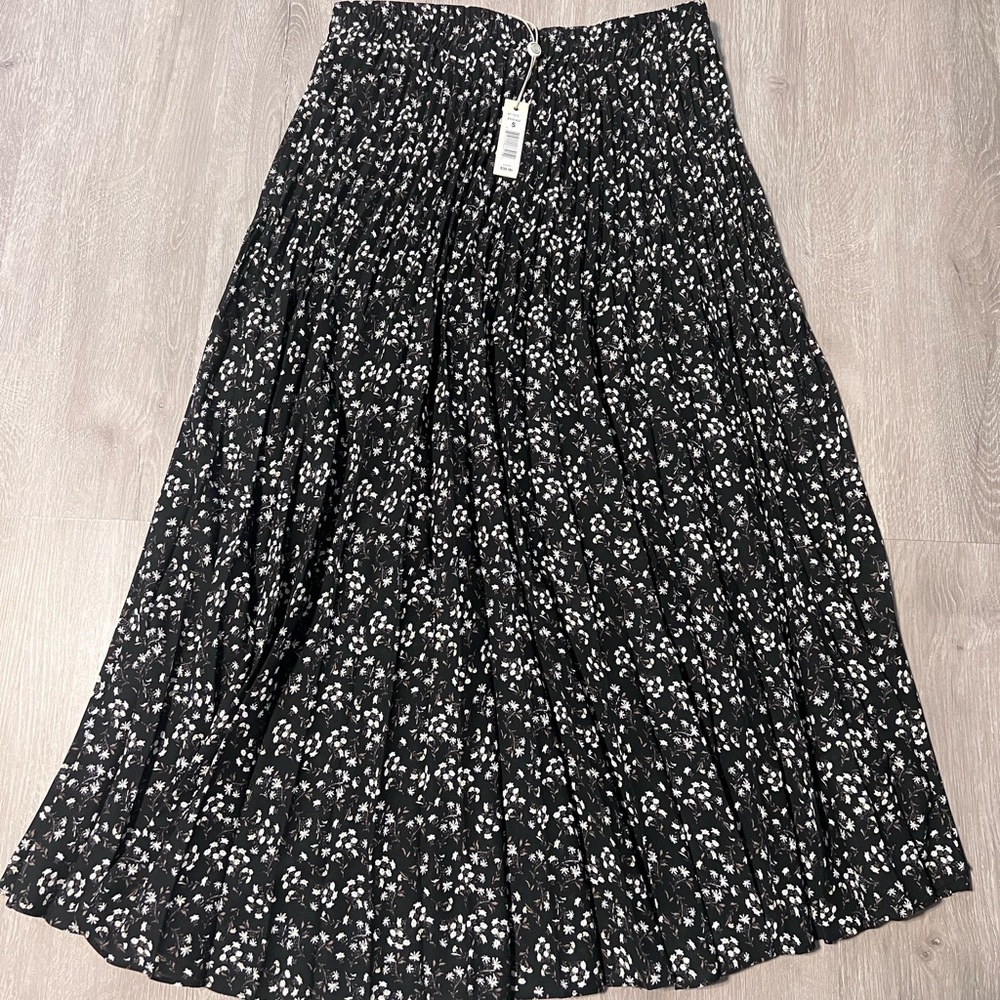 Max Studio Black and White Midi Pleated Skirt